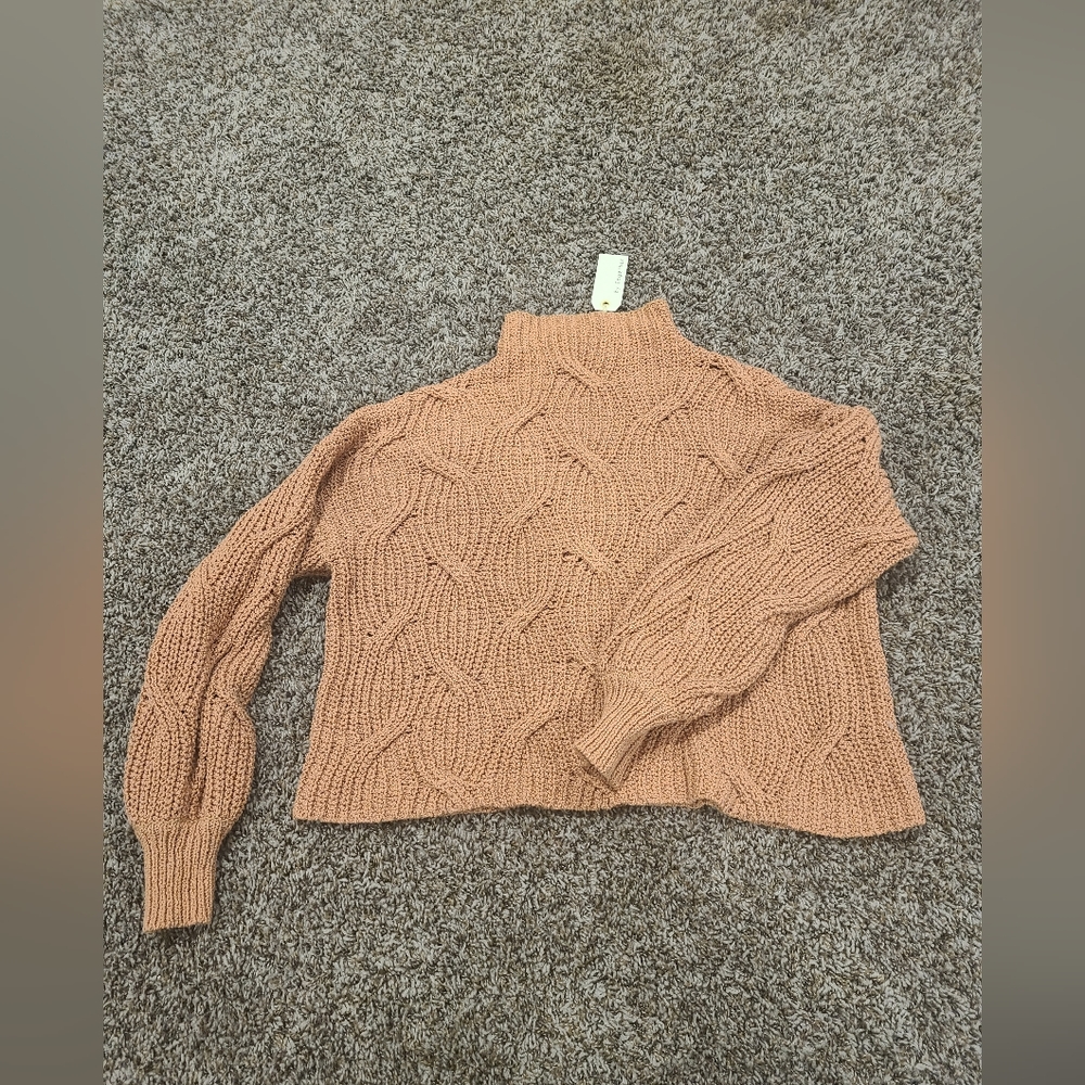 NWT Knit Chunky Cable Sweater